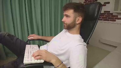 KyloEast live cam on Cam4