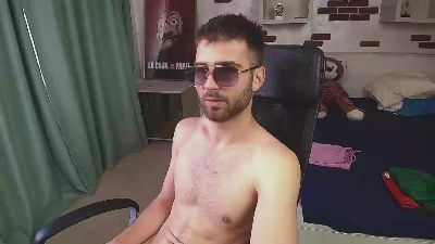 KyloEast live cam on Cam4