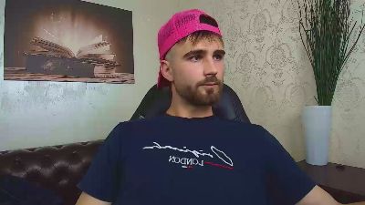 KyloEast live cam on Cam4