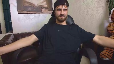 KyloEast live cam on Cam4