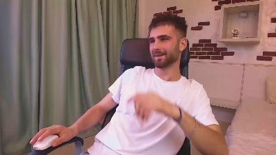 KyloEast live cam on Cam4