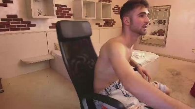 KyloEast live cam on Cam4
