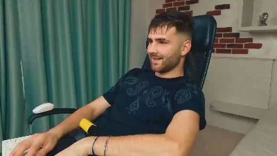KyloEast live cam on Cam4
