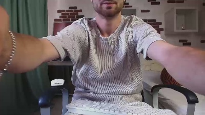KyloEast live cam on Cam4