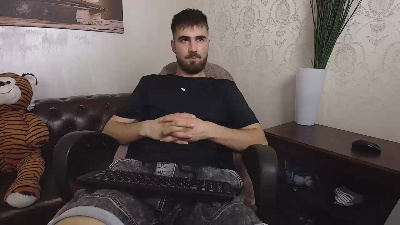 KyloEast live cam on Cam4