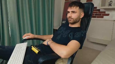 KyloEast live cam on Cam4