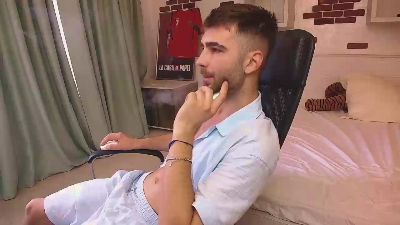 KyloEast live cam on Cam4