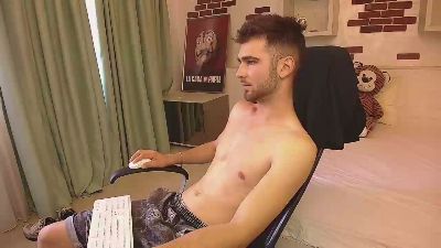 KyloEast live cam on Cam4