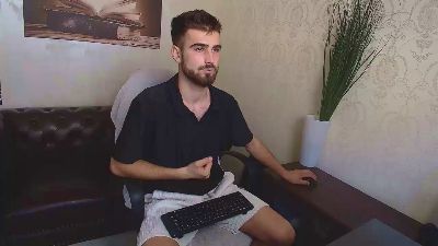 KyloEast live cam on Cam4