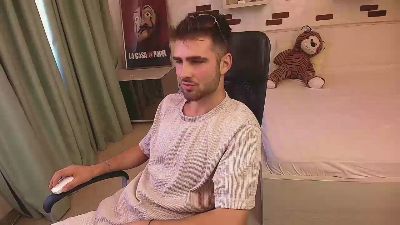 KyloEast live cam on Cam4