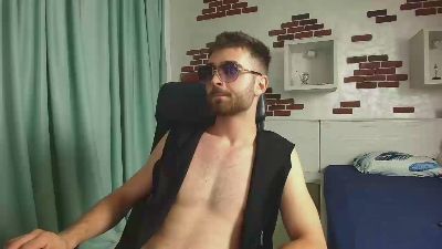KyloEast live cam on Cam4