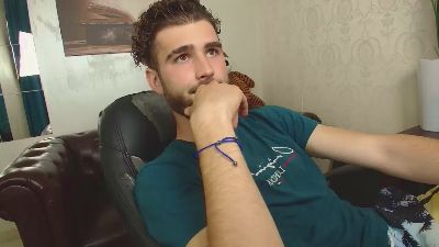 KyloEast live cam on Cam4