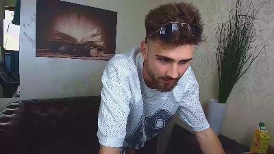 KyloEast live cam on Cam4