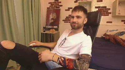 KyloEast live cam on Cam4