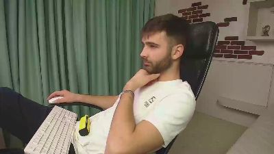 KyloEast live cam on Cam4