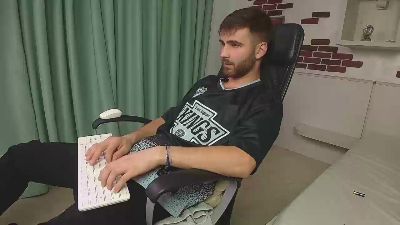 KyloEast live cam on Cam4