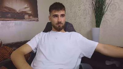 KyloEast live cam on Cam4