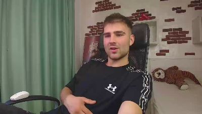 KyloEast live cam on Cam4