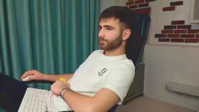 KyloEast live cam on Cam4