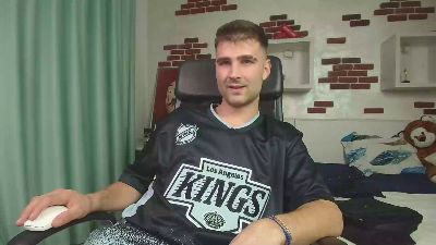 KyloEast live cam on Cam4