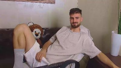 KyloEast live cam on Cam4