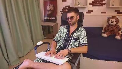 KyloEast live cam on Cam4