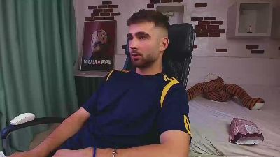 KyloEast live cam on Cam4