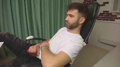 KyloEast live cam on Cam4