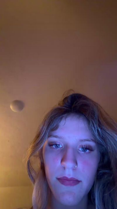 Kyndyl live cam on Cam4