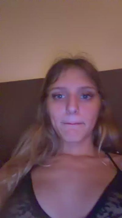 Kyndyl live cam on Cam4