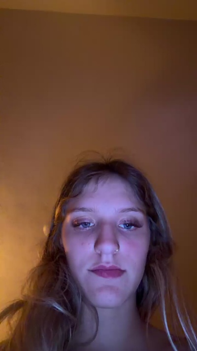 Kyndyl live cam on Cam4