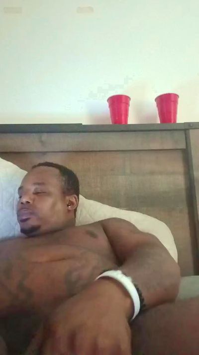 Kyngcapers39 live cam on Cam4