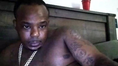 Kyngcapers39 live cam on Cam4