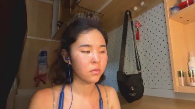 KyongOubre live cam on Cam4