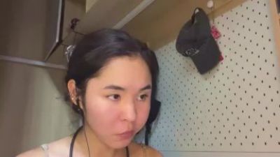 KyongOubre live cam on Cam4