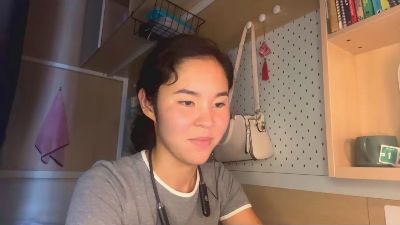 KyongOubre live cam on Cam4