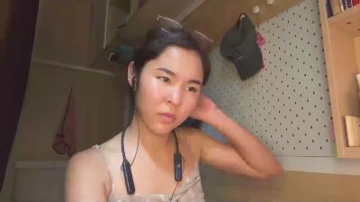 KyongOubre live cam on Cam4