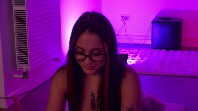 KyraDesire live cam on Cam4