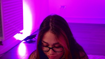 KyraDesire live cam on Cam4