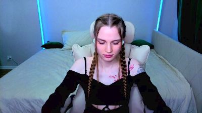 KyraNesbitt live cam on Cam4