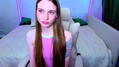 KyraNesbitt live cam on Cam4