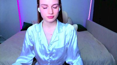 KyraNesbitt live cam on Cam4