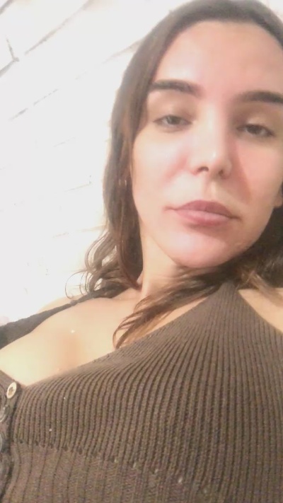 LAVINIADANTAS1 live cam on Cam4