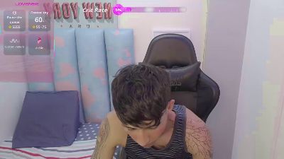 LIAM_PLAYY_ live cam on Cam4