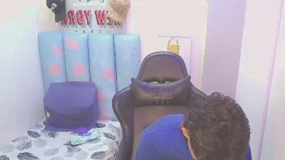 LIAM_PLAYY_ live cam on Cam4
