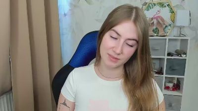LOVE_xMegan live cam on Cam4