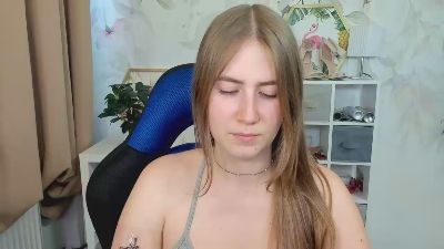 LOVE_xMegan live cam on Cam4