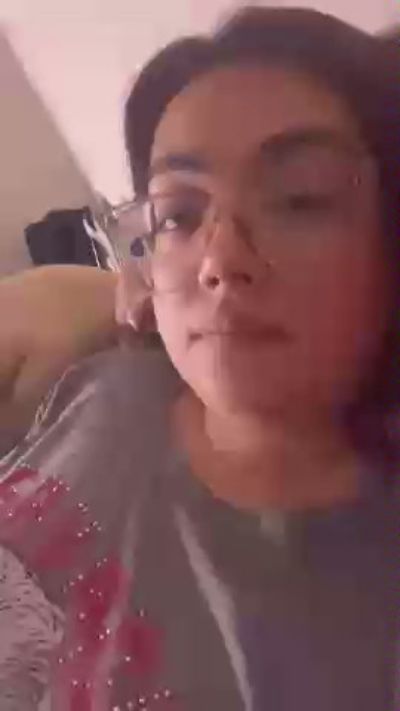 LaColoFree69 live cam on Cam4