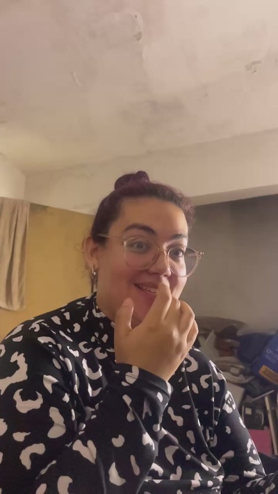 LaColoFree69 live cam on Cam4