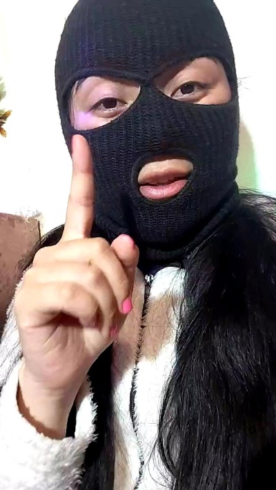 LaFlacaHot77 live cam on Cam4